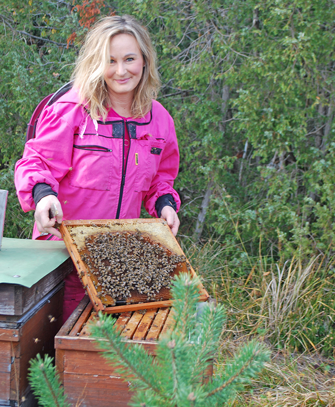 Landhaus-Benediktenhof-Bioimkerei-Andrea-Bichler Landhaus-Benediktenhof-Bioimkerei-Andrea-Bichler